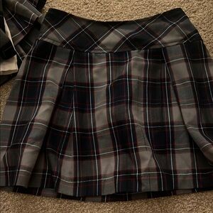 Girls Pleated Plaid Skirt - Black & Gray